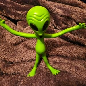 Vintage 1997 Alien Lifeform 6" Bendy Rubber Green Figure Toy
